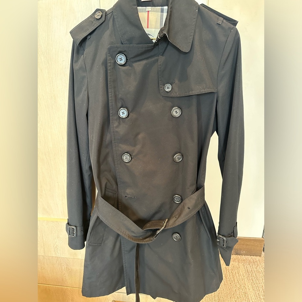 Burberry short Trench coat, like new